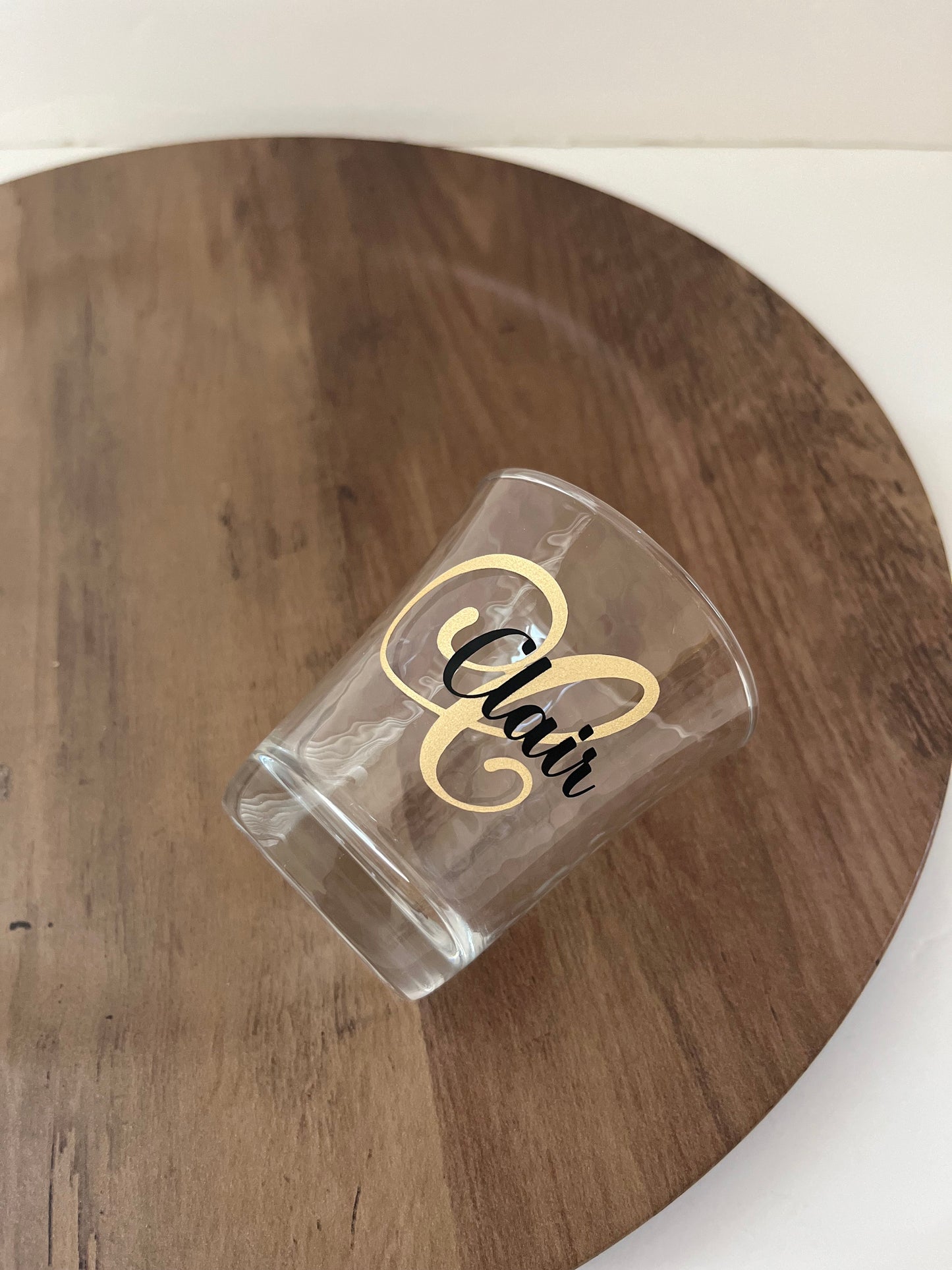 Custom glitter initial drinking glasses
