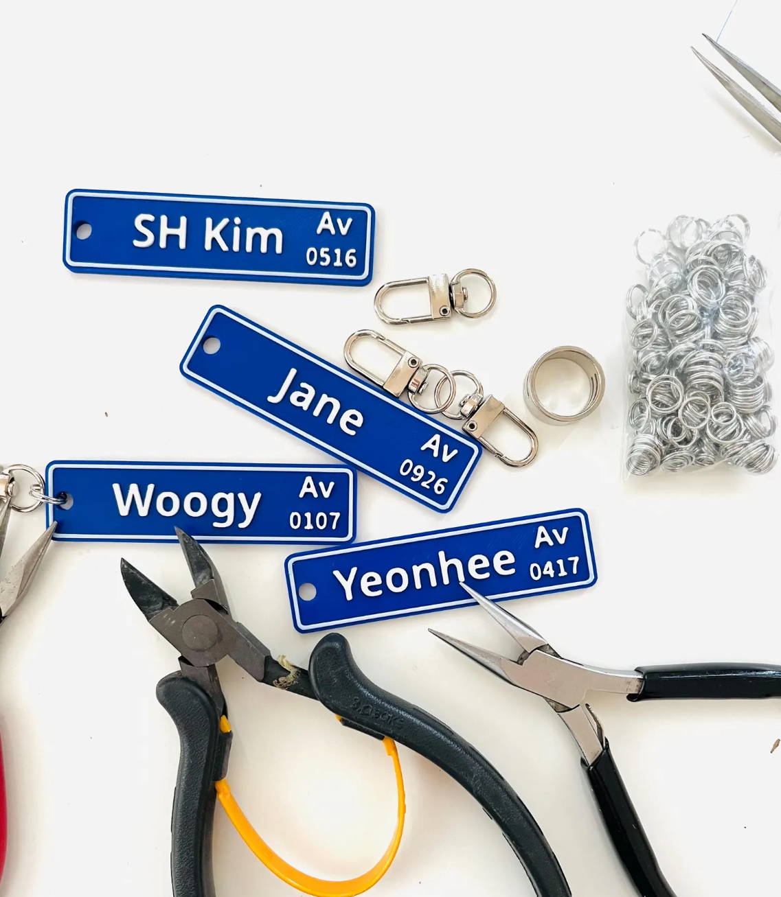 Personalized Street Sign Design Name Keychain - Avenue Sign name Keychain